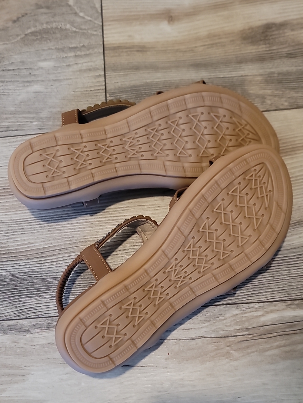 NWOT Cute Sandals - Picture 3 of 3
